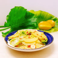 辣白菜炒土豆片