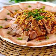 去四川必点名菜——蒜泥白肉