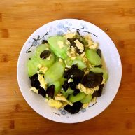 黄瓜木耳炒鸡蛋