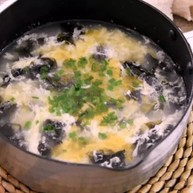 蛋花汤的花絮是这样做出来的搭配上紫菜完美