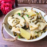 酸菜土豆烧春笋