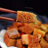 五花肉炖冻豆腐