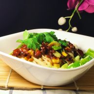 牛肉炸酱碱水面