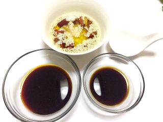 10、凉拌干丝金针菇,准备适量的生抽，陈醋，少量白糖，盐