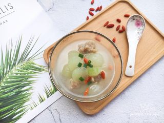 7、冬日暖心菜 冬瓜杞子猪肉丸汤,完成