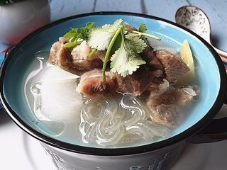 13、#食二星座# 牛肉萝卜粉丝汤,盛盘上桌
