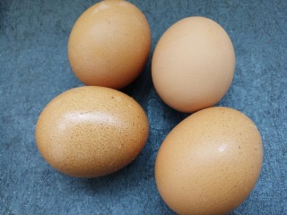 2、葡萄干蛋挞,四个鸡蛋