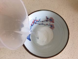 3、美人汤（木瓜炖燕窝）,加温水，热水 凉水 都不行