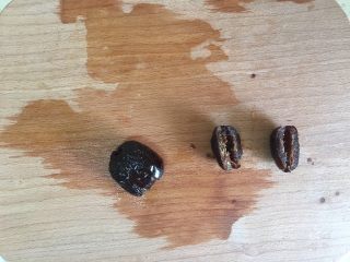 22、美人汤（木瓜炖燕窝）,枣 去核 对半切开