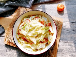 13、腊肠手撕包菜,成品！鲜咸香辣，回味甘甜，超好吃哦！