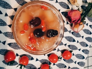 12、红枣银耳雪梨汤,第十二步：拍个美美的照，开吃！美美哒！