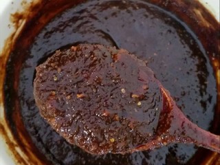 11、温中补血散寒膏,熬至收汁粘稠。