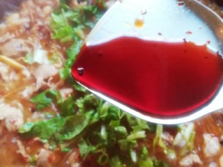 13、粉丝猪肉片,最后放莴笋叶 味极鲜即可