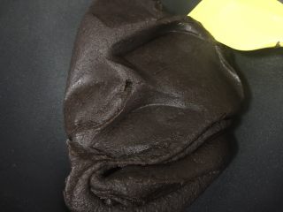 13、红枣豆沙,然后就是不停的的炒炒炒，炒到能成团为止，