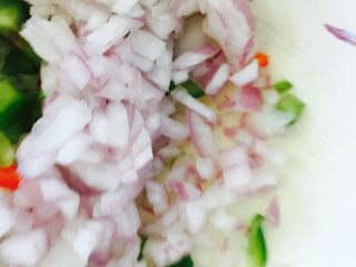 5、黑椒牛排,洋葱切丁