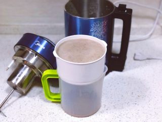 8、红枣红豆豆浆,喜欢过滤的可以过滤一下