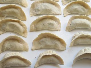 11、羊肉煎饺,也可以包成饺子状