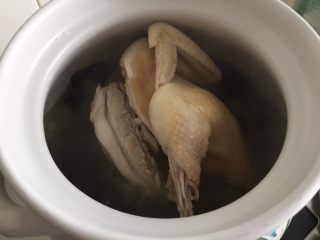 10、清汁鸡汤,中途给鸡翻个身