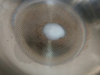 7、萝卜丝豆腐汤+#春意绿#,锅放油盐