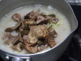 5、秋季滋补单品，秋梨膏,罗汉果洗净捏碎丢进去