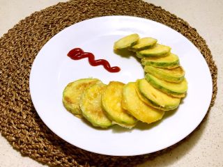 12、香煎西葫芦鸡蛋饼,西葫芦鸡蛋饼出锅了，软糯鲜香，老少皆宜！