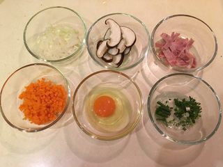 13、花样豆皮饭团,所有材料备好