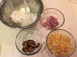 26、花样豆皮饭团,好了!准备组合起来