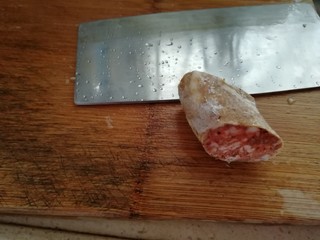 2、红烧冬瓜,香肠切段