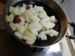 9、红烧冬瓜,放冬瓜，翻炒