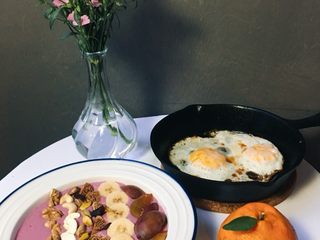 6、坚持做早餐的200天,紫薯思慕雪&煎蛋