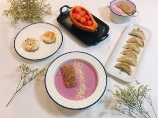 31、坚持做早餐的200天,火龙果思慕雪~煎饺~木瓜