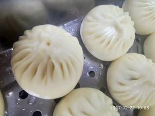 11、家庭版鲜肉包,新鲜出炉包子勒