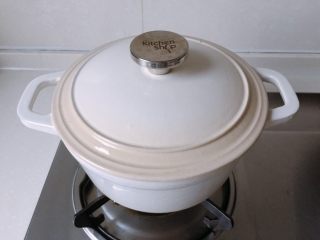 12、冬日温补-萝卜炖排骨,加盖转小火焖煮一个半小时