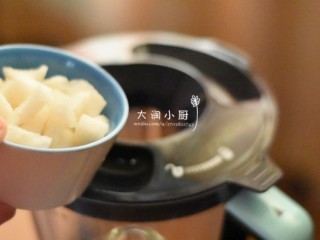 1、清肺藕梨紫薯露,②蜜梨切小块