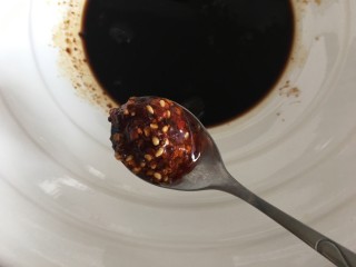 10、肉沫自制酸辣粉,所有的调味料混合