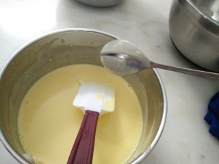 22、#不一样的泡芙#酷黑的黑森林泡芙,用冷钢勺画横线测验是否完成，