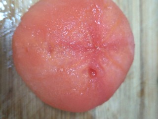 4、西红柿疙瘩汤,去皮非常容易