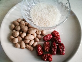 1、香香糯糯～山药豆养生粥,所需食材备齐