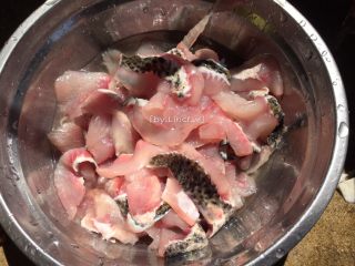 3、生鱼肉片粥,生鱼肉片洗净待用