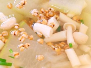 8、海鲜菇冬瓜薏米汤, 还能从内到外美起来~~