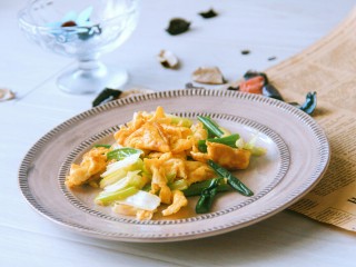 13、葱炒鸡蛋,装盘