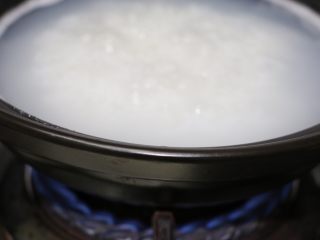 12、粉肠猪肝粥,米熬至绵烂