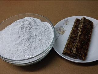 1、红糖油果,备好食材