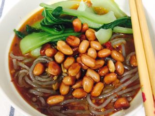 15、自制酸辣粉,一碗红薯粉就完成啦