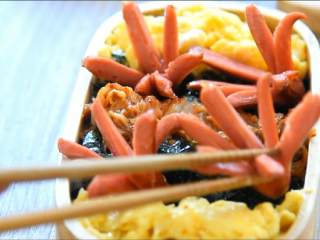 8、出游便当盒—带上便当野餐去啊,再依次盛入配菜即可