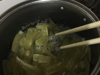 6、柚皮糖,熬到水分干