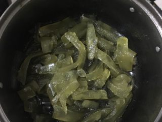 7、柚皮糖,熬到水分完全干
