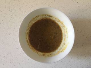 3、自制风味炸鸡,准备好腌制的调味料