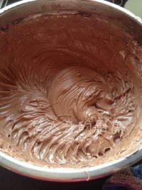 16、致命巧克力,搅拌均匀。