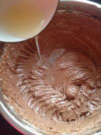 17、致命巧克力,最后加入柠檬汁搅拌均匀。